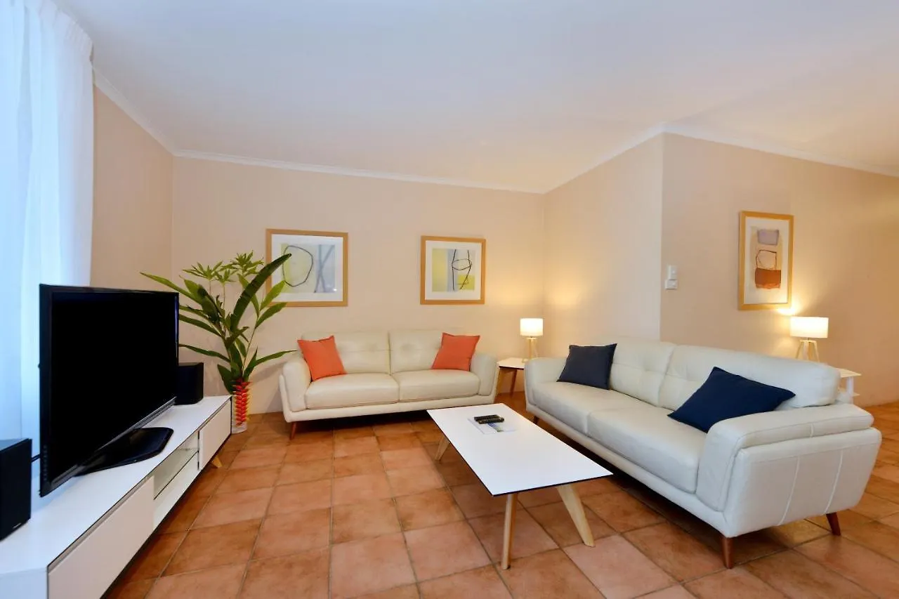 Paringa | Private Beachfront Apartments Palm Cove 0*,